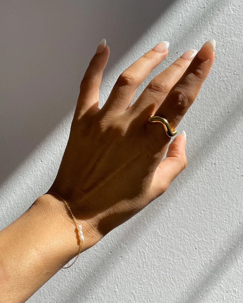 The Mini Pearl Bracelet in Gold