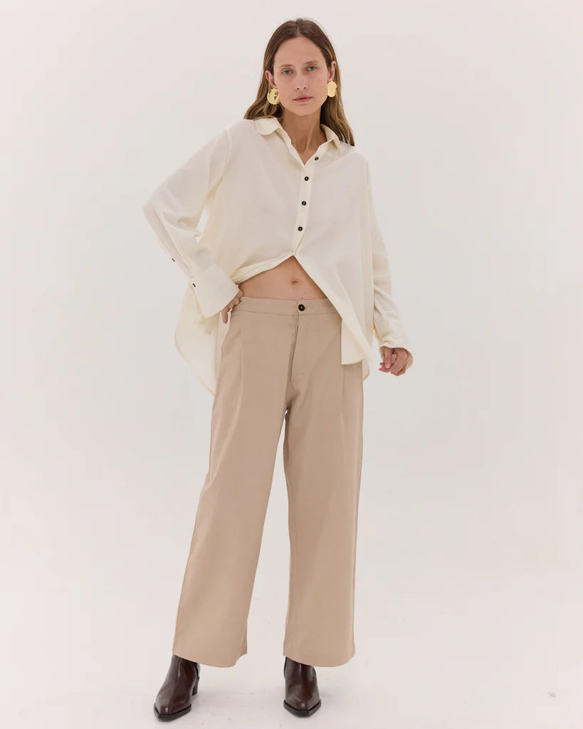 The Relaxed Tailored Pant in Barley