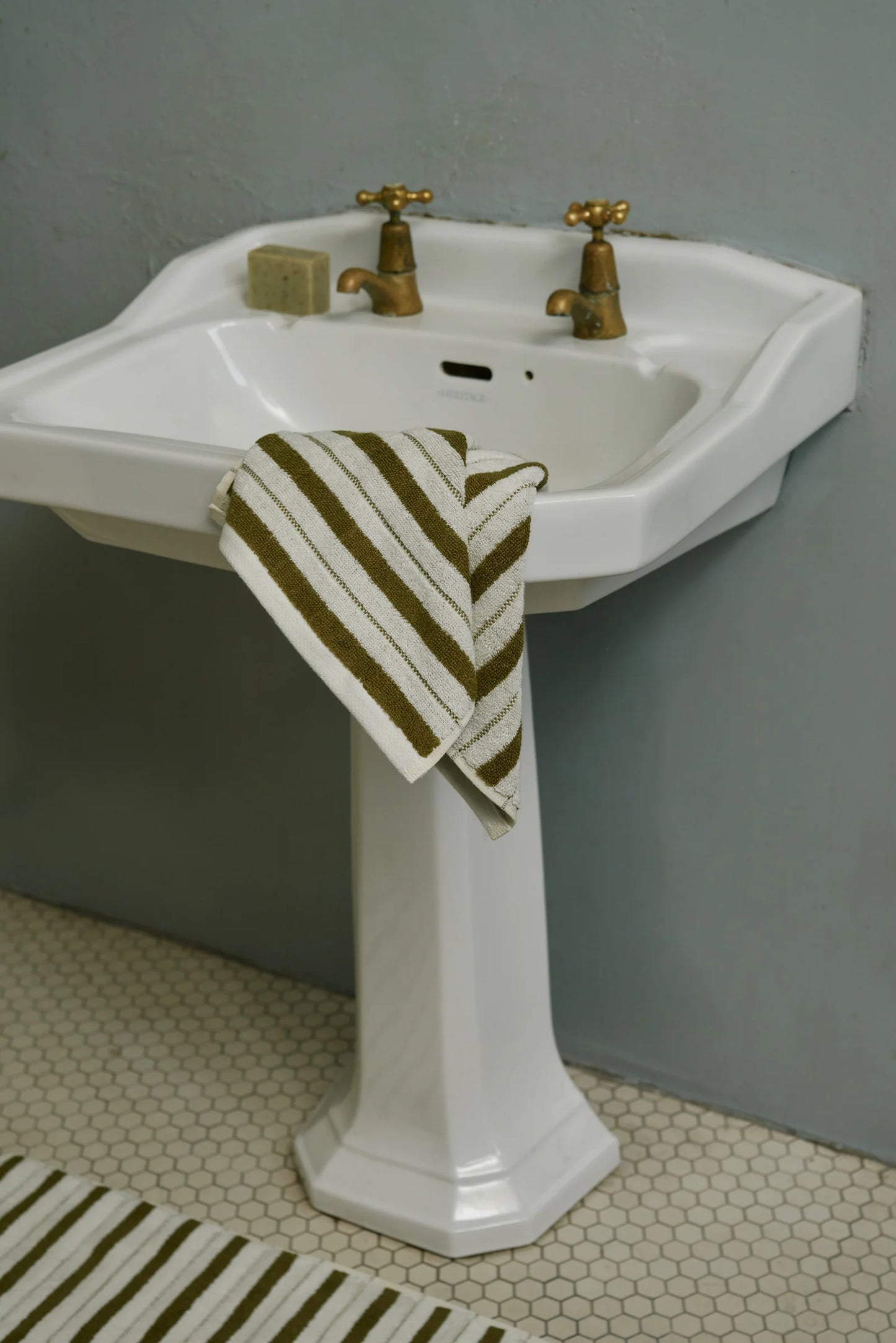 San Luis Hand Towel in Caper & Chalk