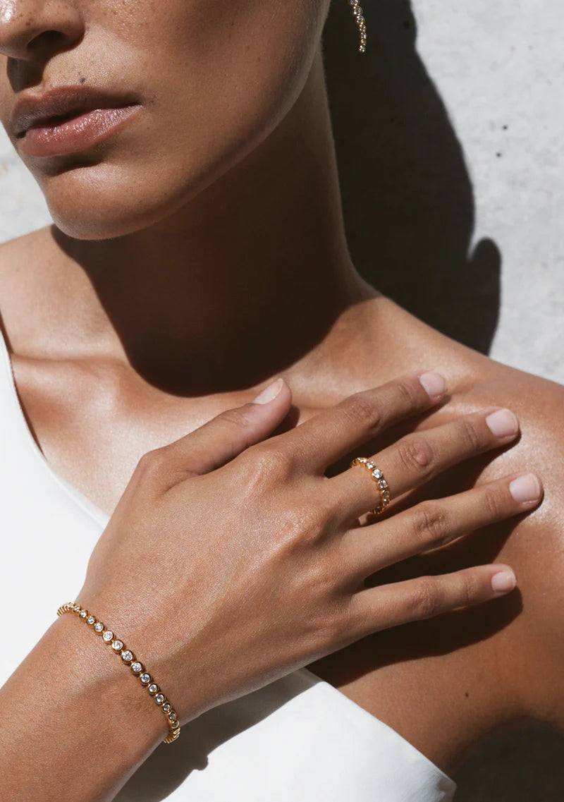The Crescendo Ring in Gold