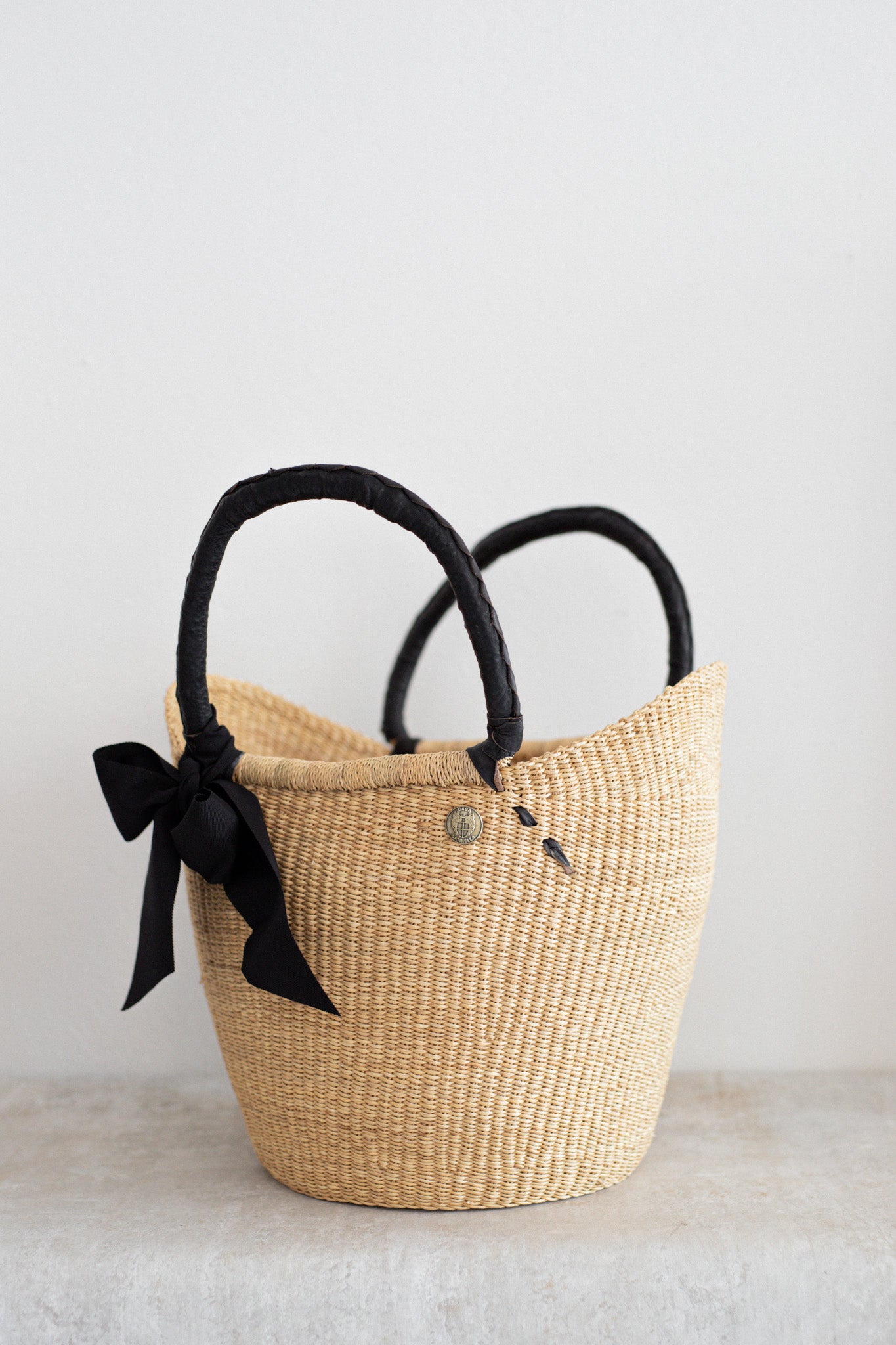 Black shop basket purse