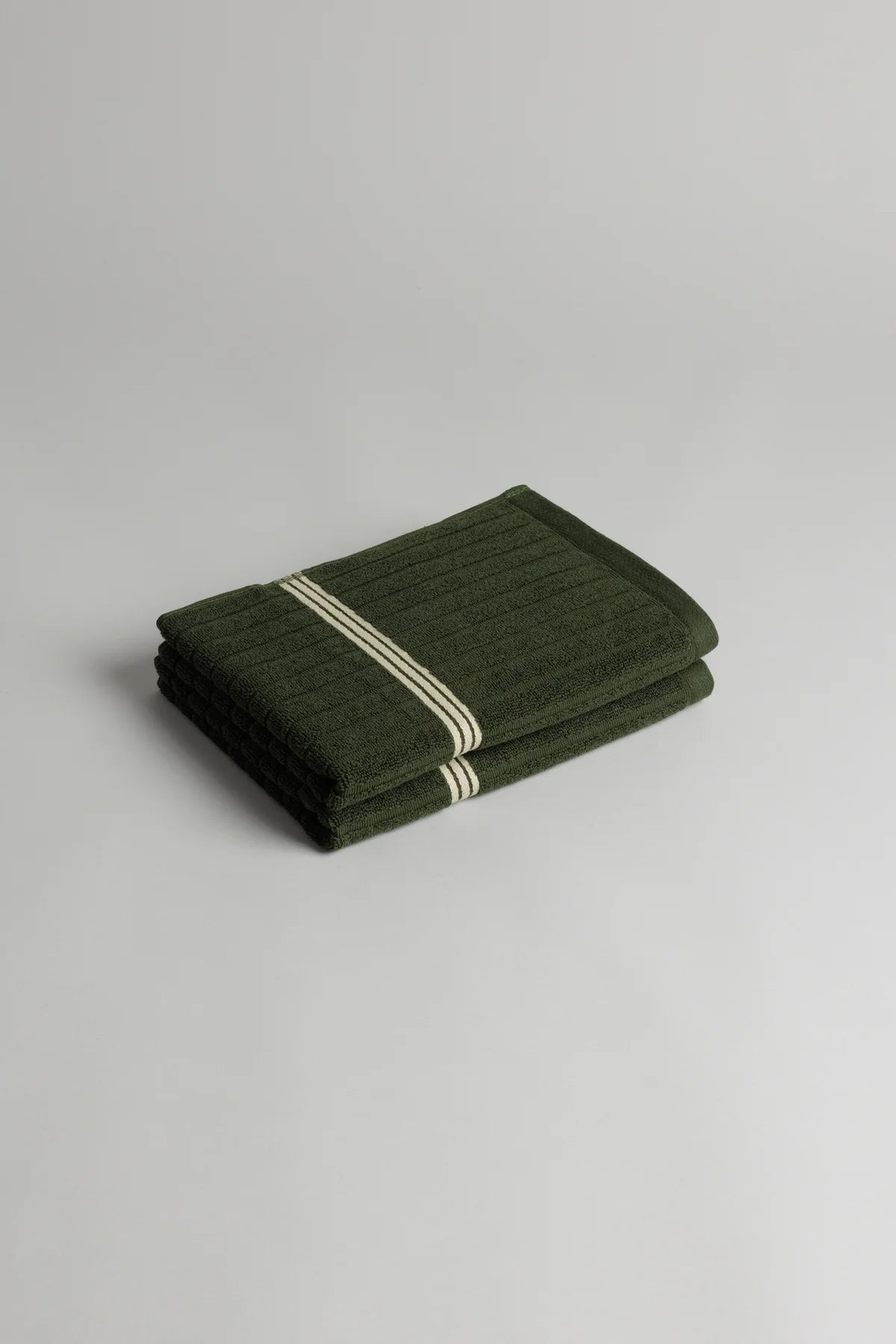 Emerald Hand Towel in Moss