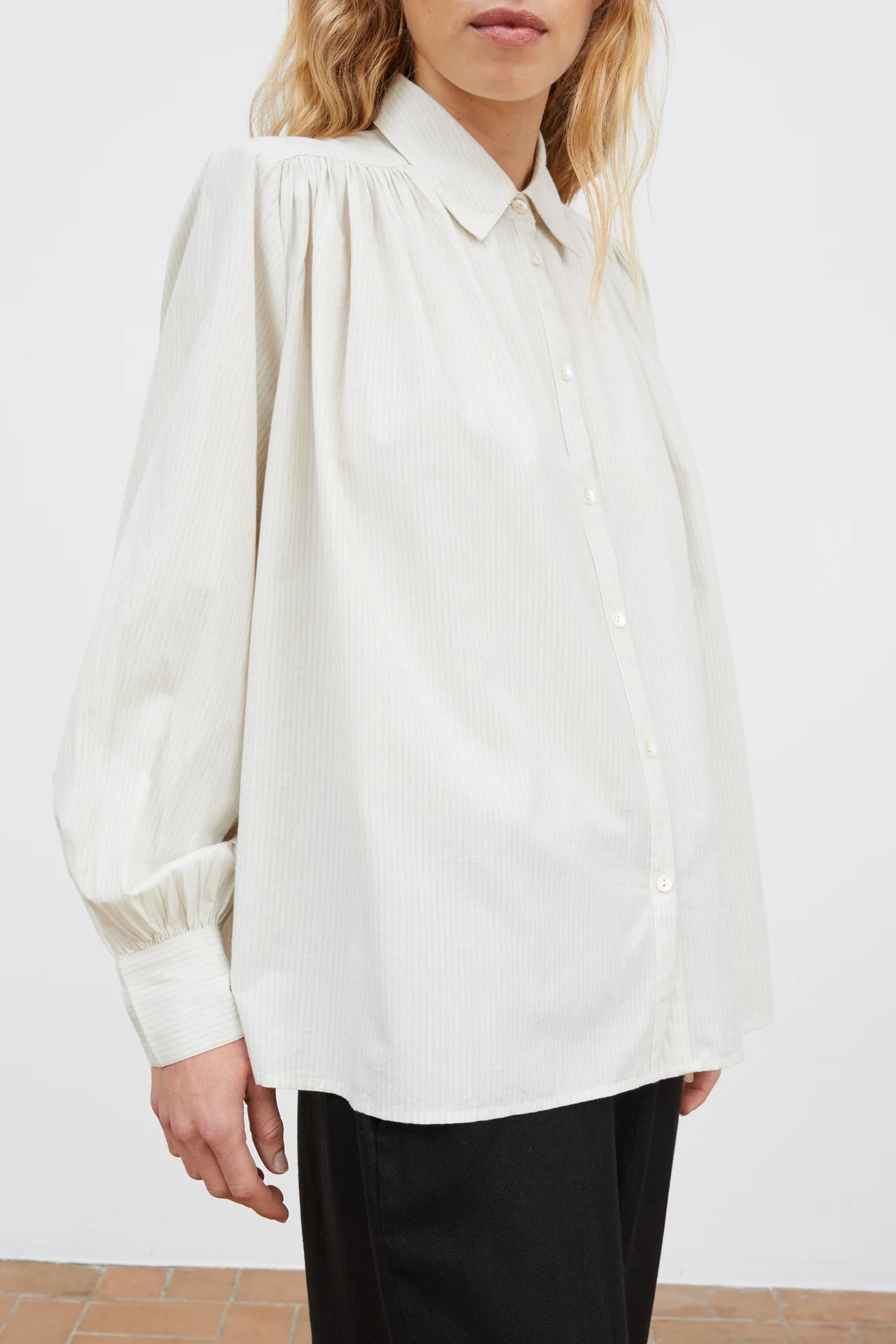 The Louise Cotton Shirt in Light Blue / White Stripe