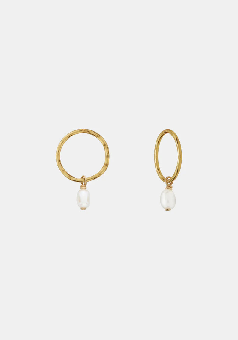 The Mini Pearl Hoops in Gold