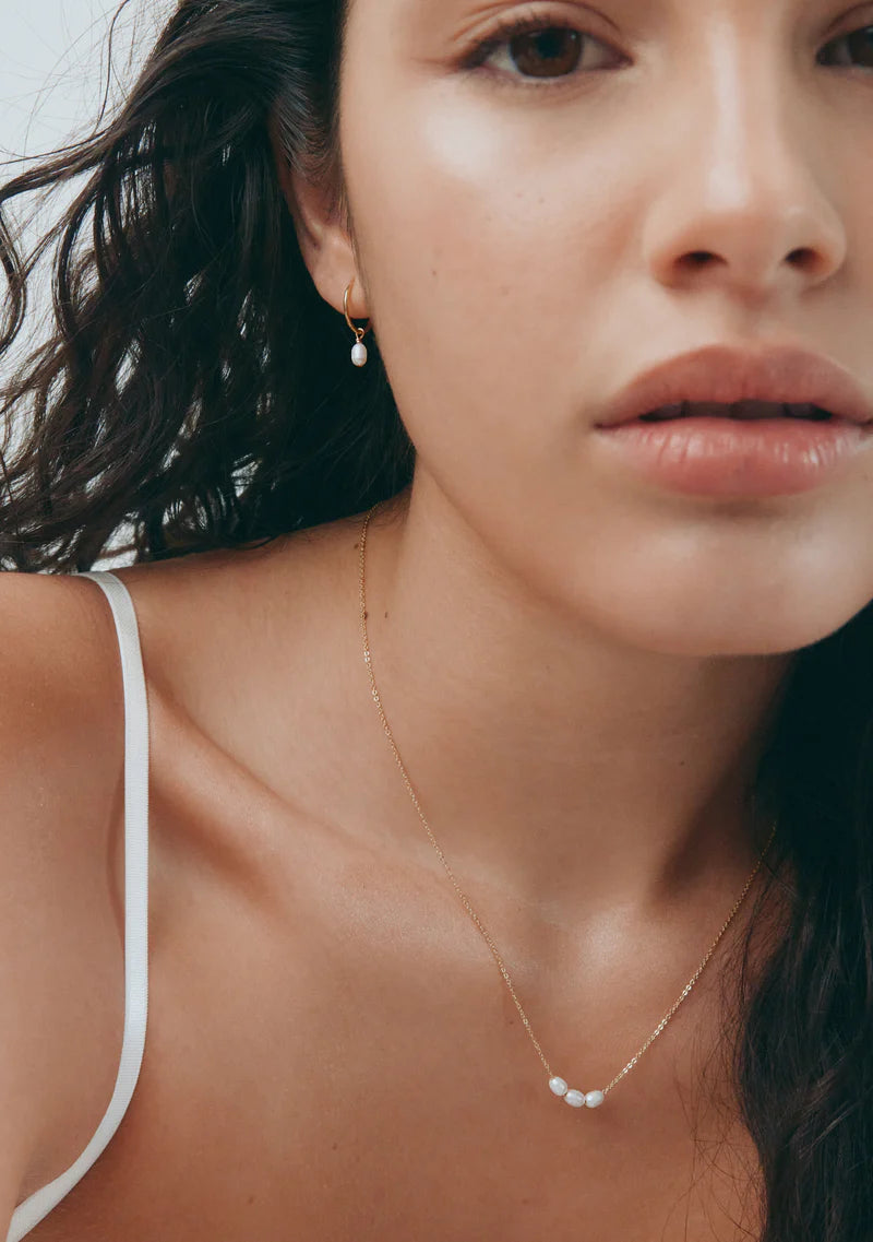 The Mini Pearl Necklace in Gold