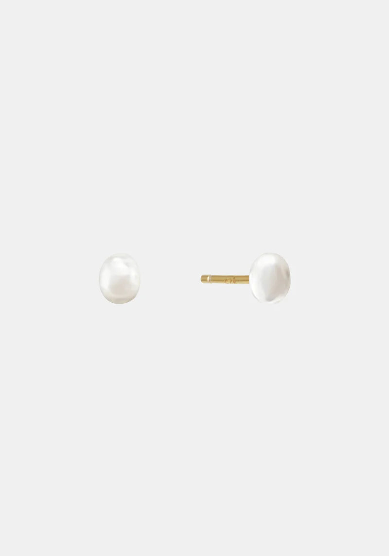 Mini Pearl Studs in Gold
