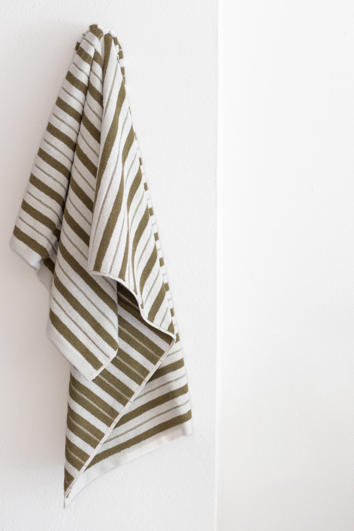 Franklin Bath Towel in Caper & Chalk