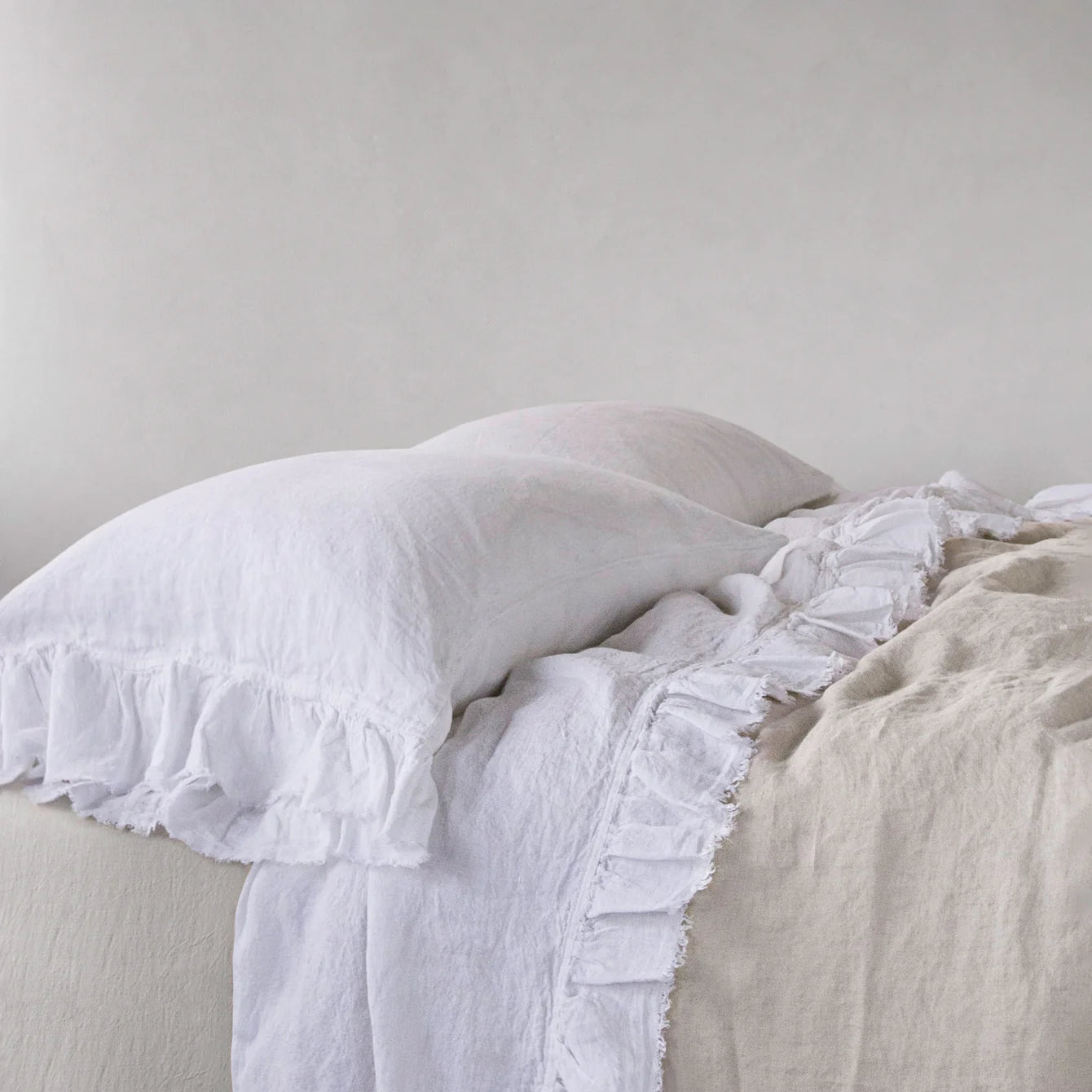 Linen Ruffle Pillowcase Standard | 'Aryton'