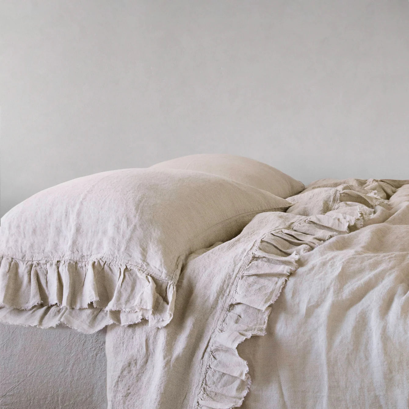 Linen Ruffle Pillowcase Standard | Sable
