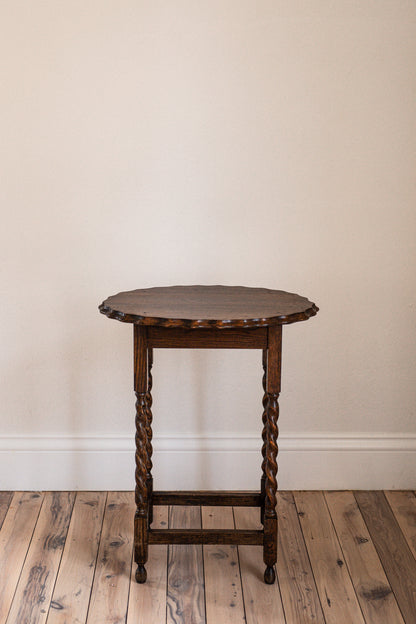 A lovely Antique Barley Twist Side Table | Oval II