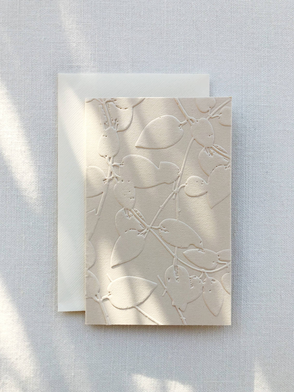 Emboss Foliage Pattern