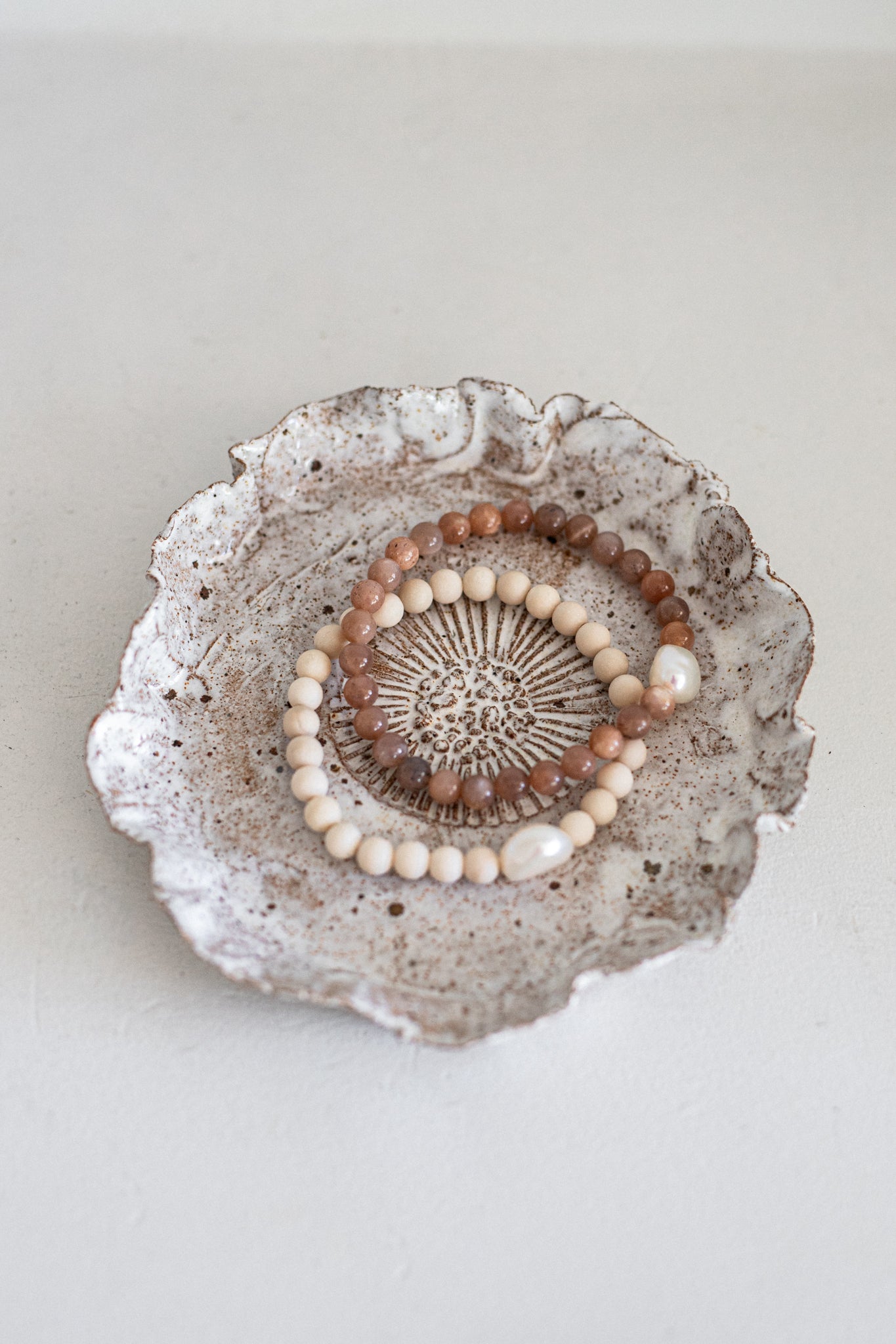Beige Bead & Single Pearl Bracelet | Limited Edition