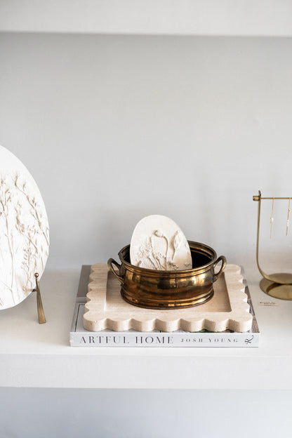 Palazzo Medium Scalloped Tray | Beige Travertine