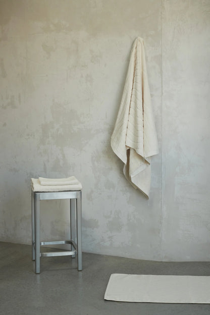 Virginia Hand Towel in Ivory