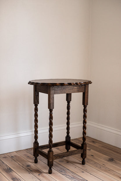 A lovely Antique Barley Twist Side Table | Oval II