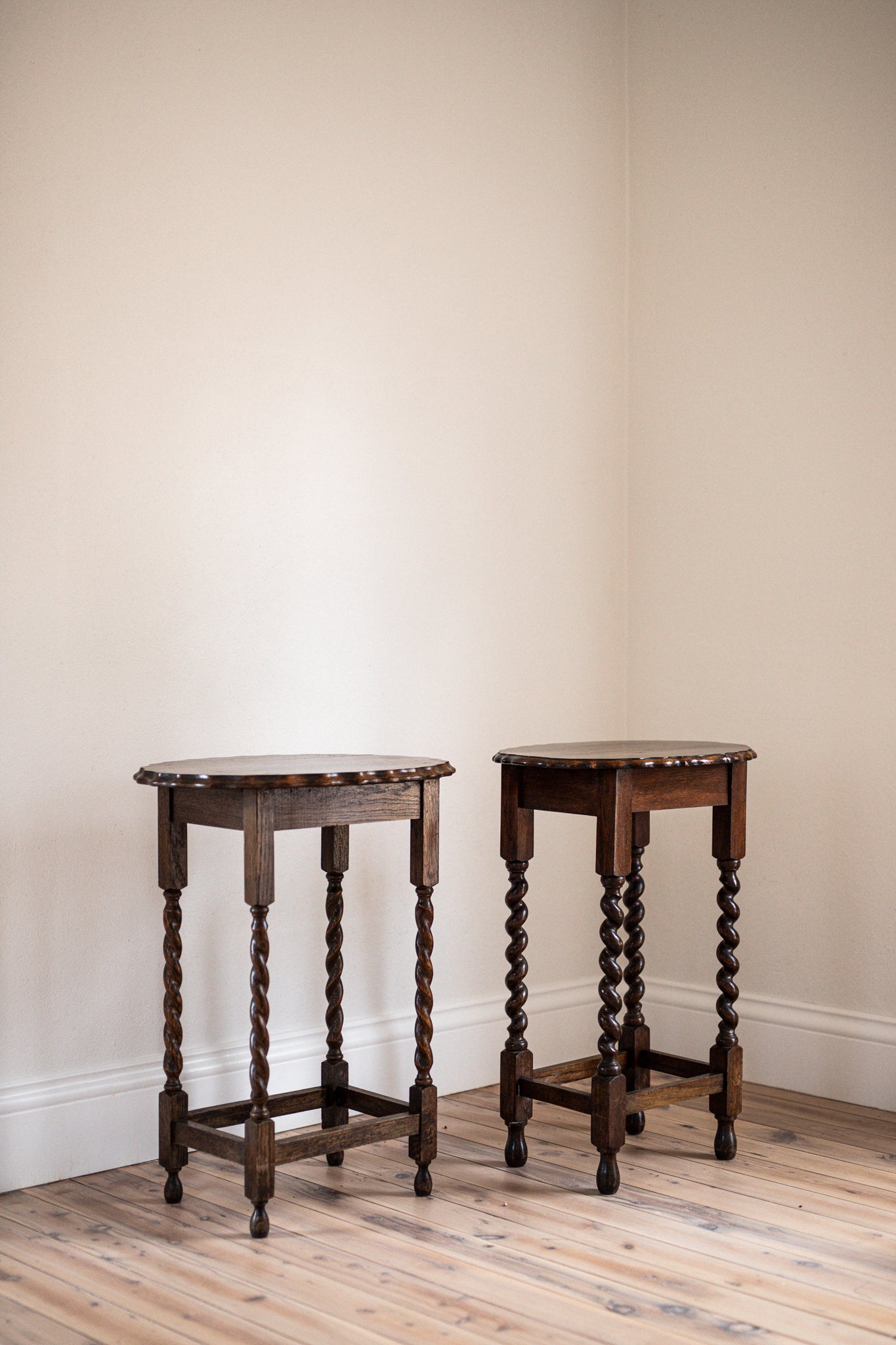 A lovely Antique Barley Twist Side Table | Oval II