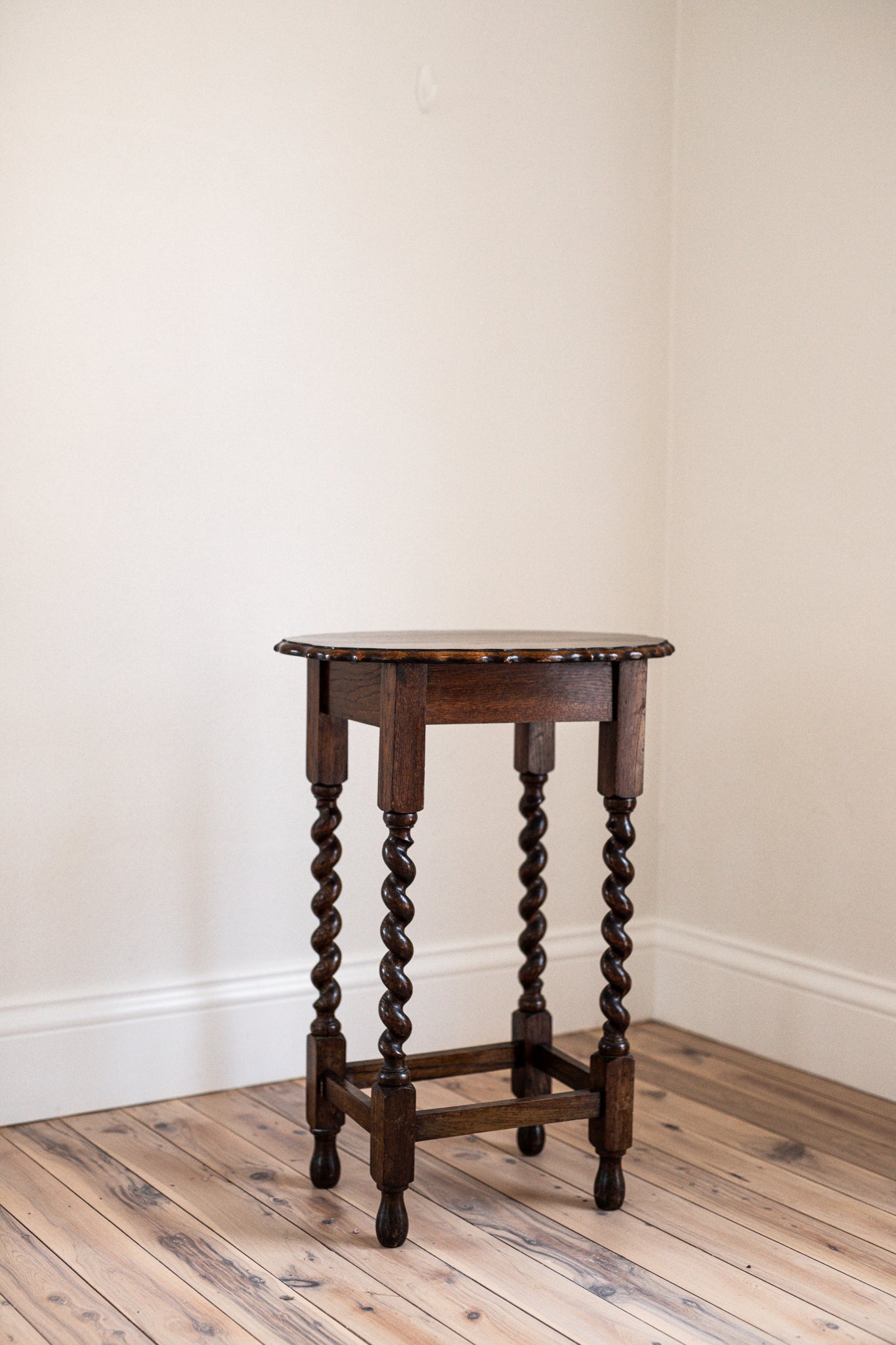 A lovely Antique Barley Twist Side Table | Oval