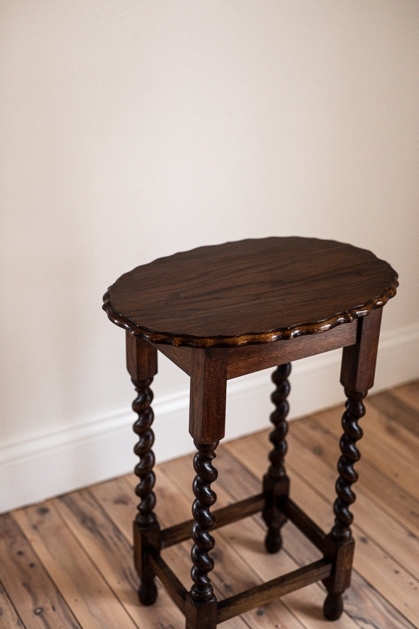 A lovely Antique Barley Twist Side Table | Oval