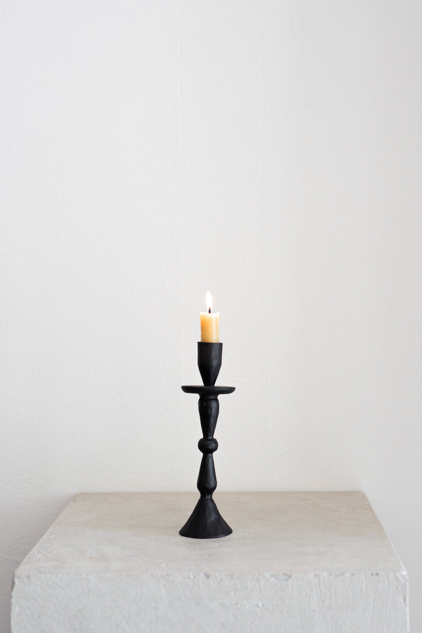 Jya Candleholder in Noir