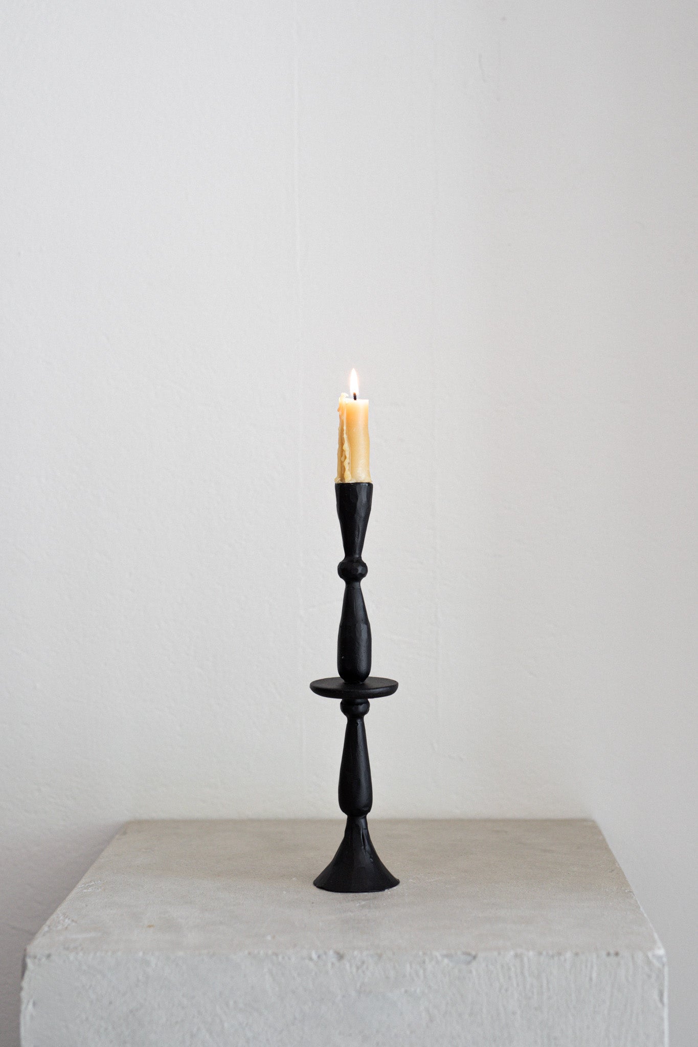 Jya Candleholder in Noir