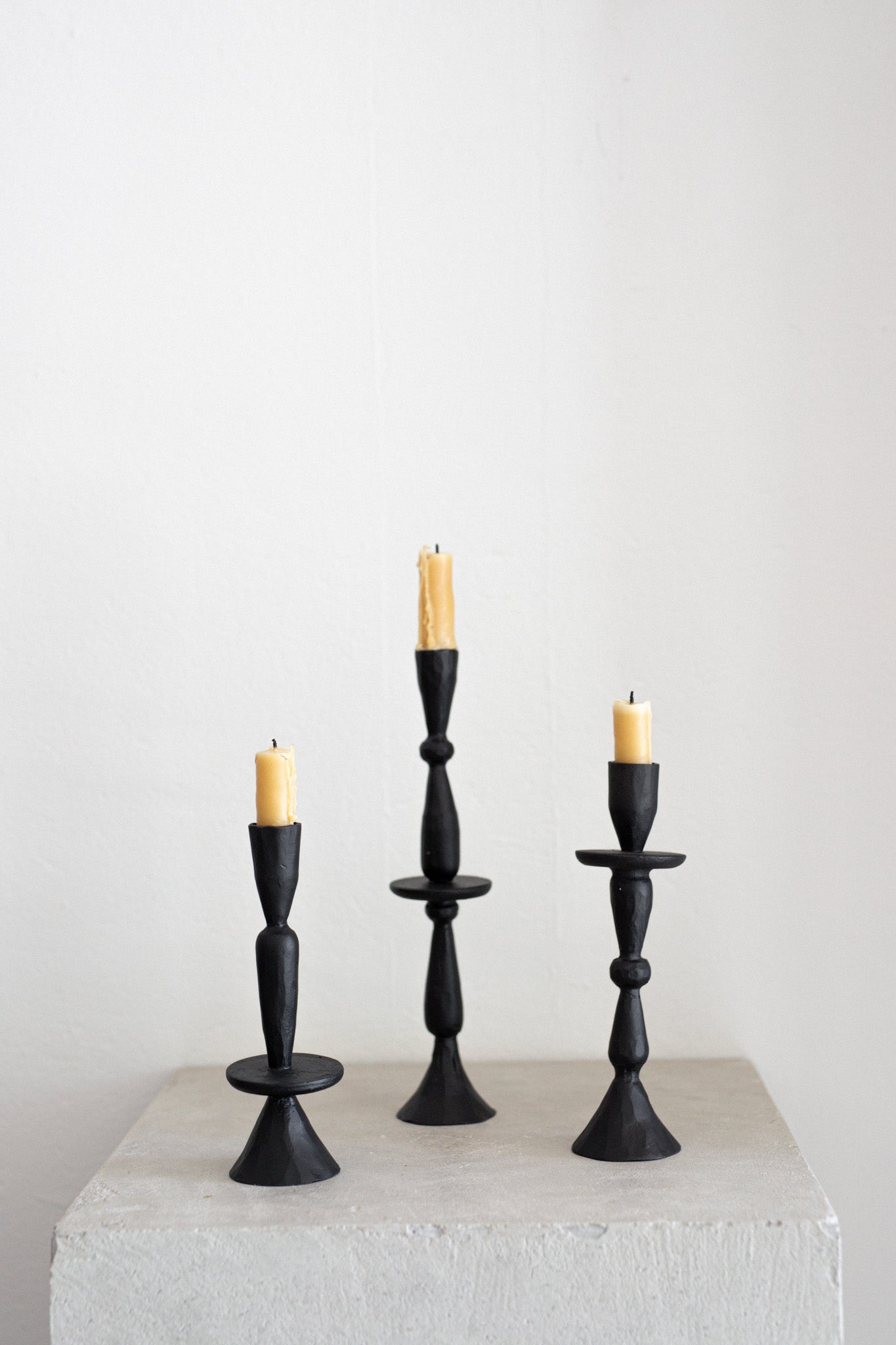 Jya Candleholder in Noir