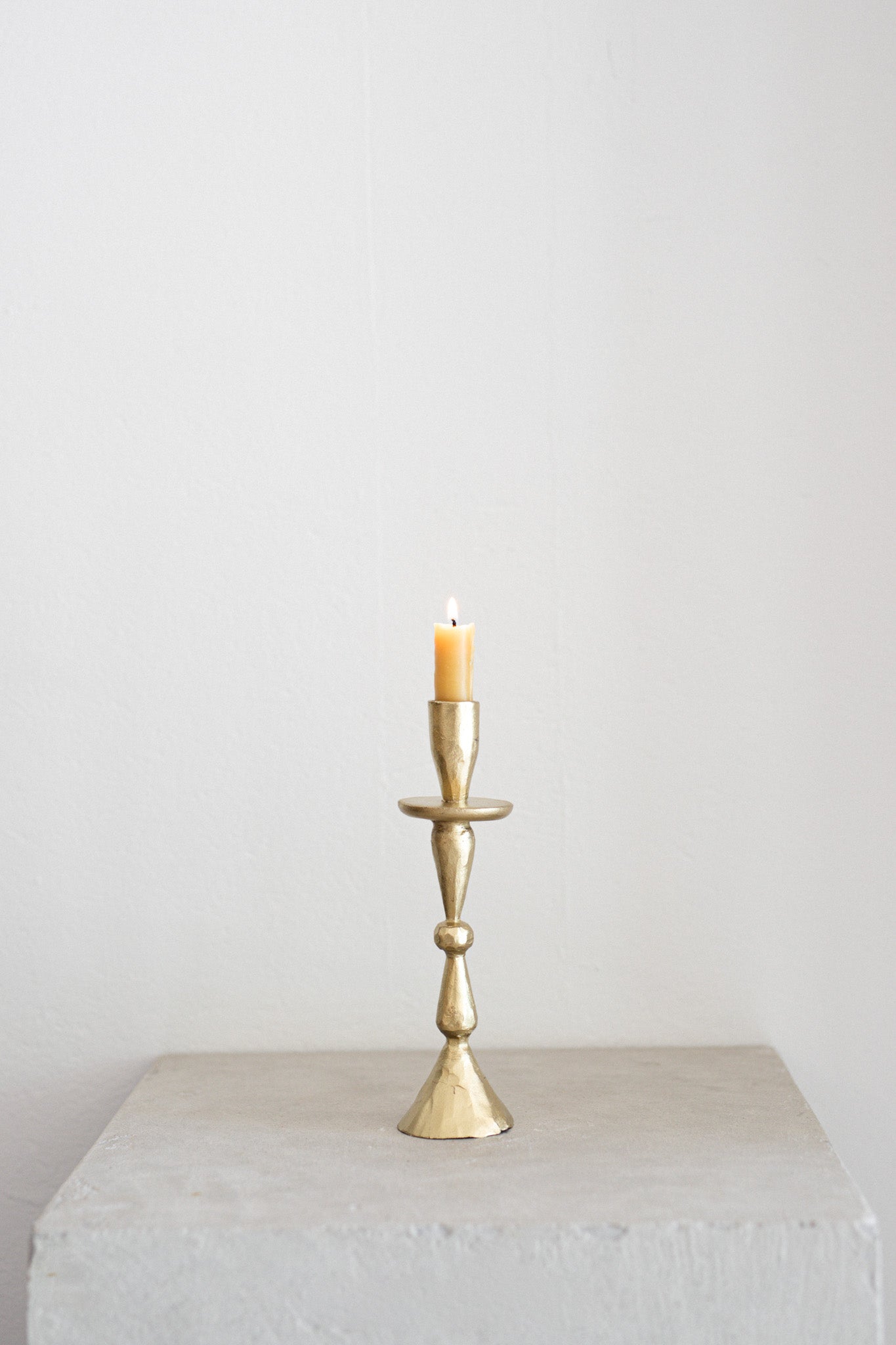 Jya Candleholder in Gold