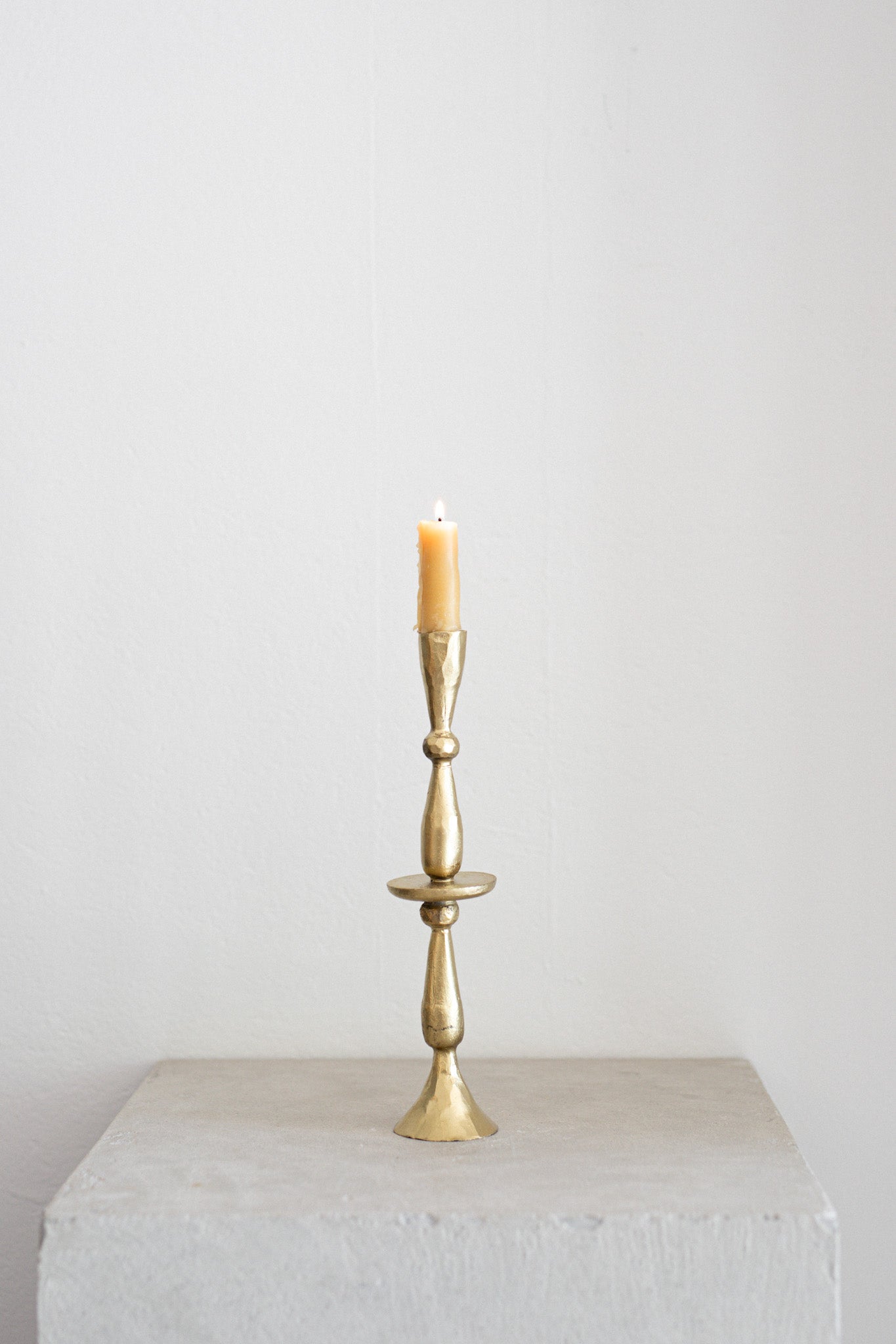 Jya Candleholder in Gold