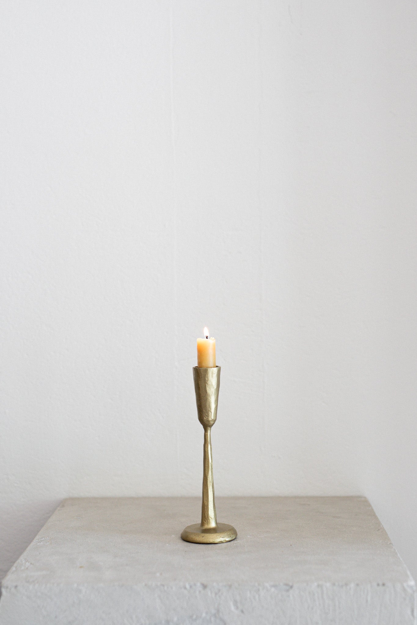 Nox Candleholder in Gold