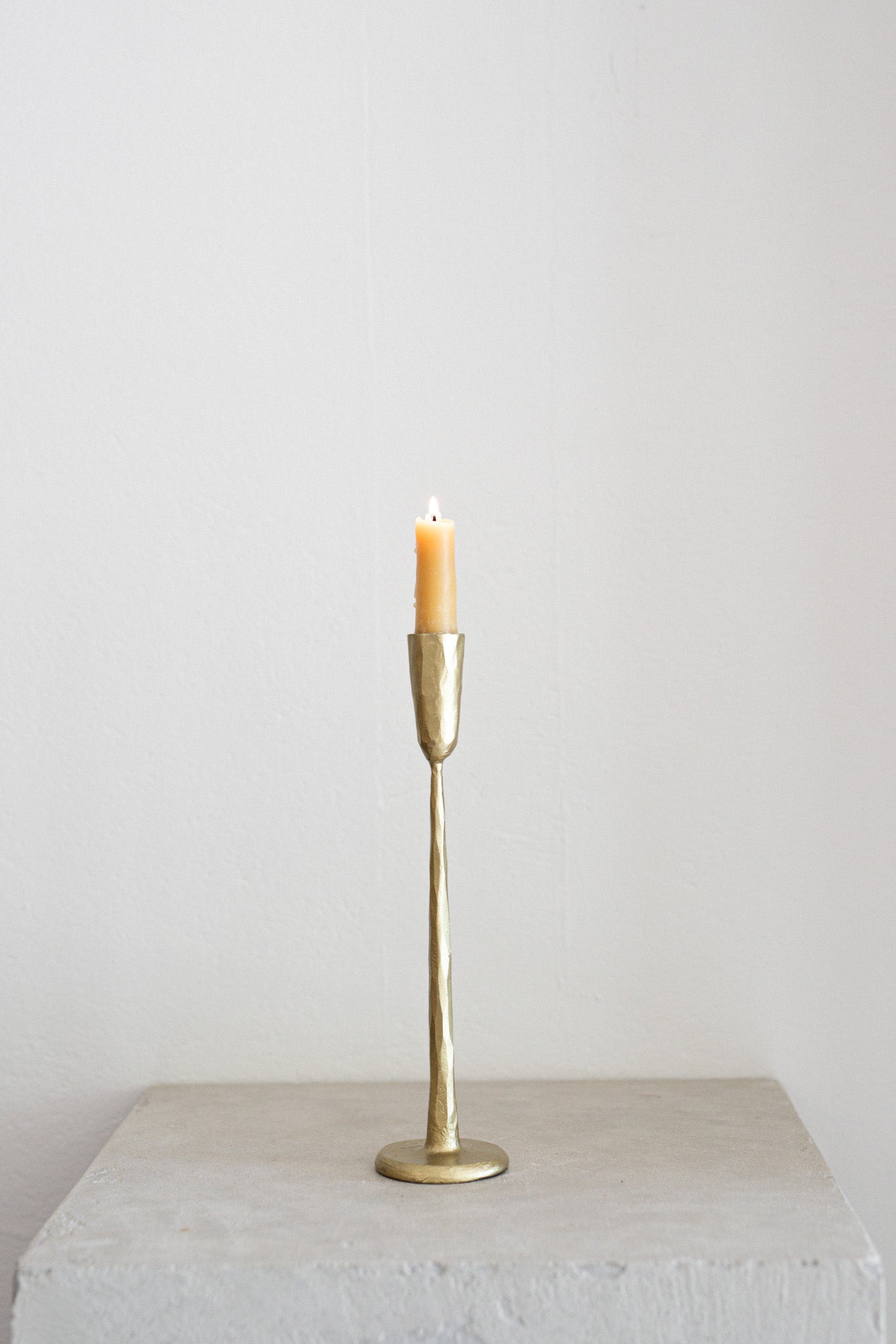 Nox Candleholder in Gold