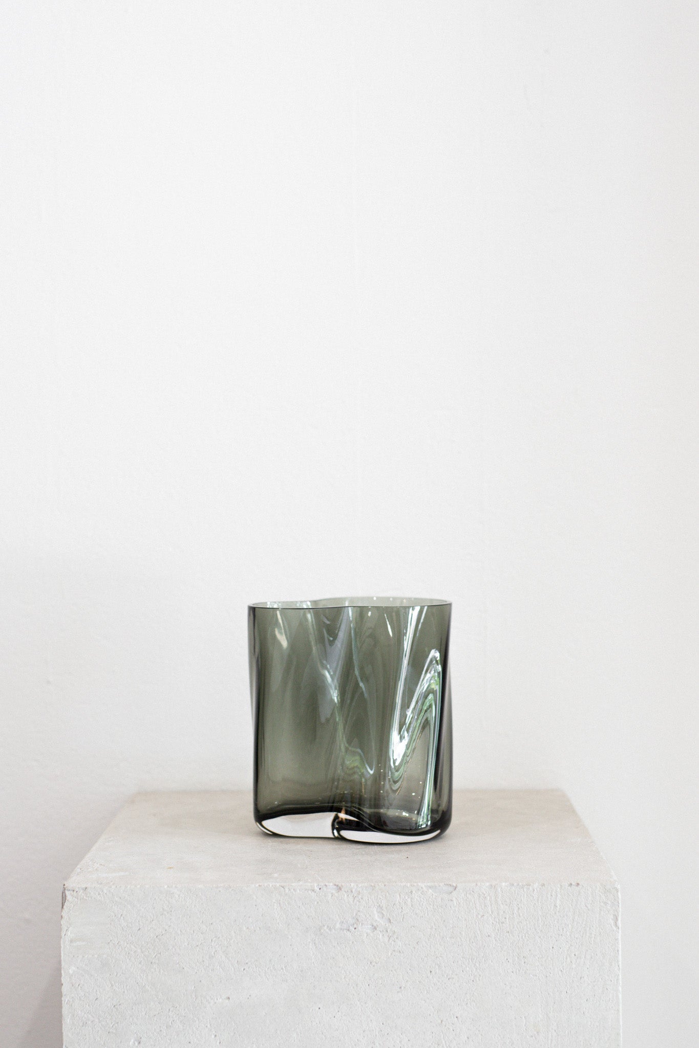 Small Statement Aer Vase