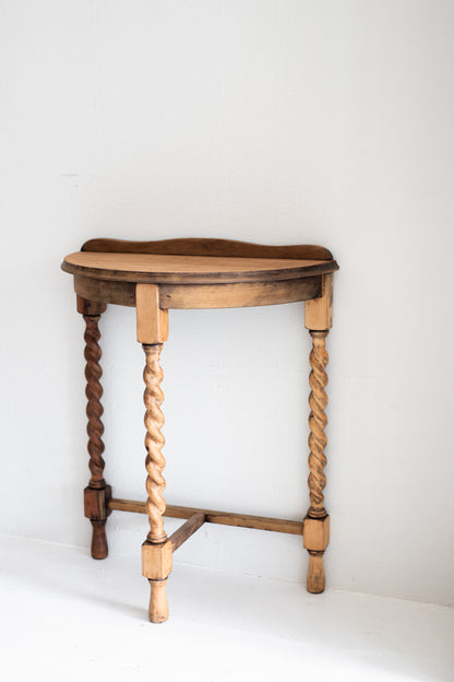 A Sweet Console Table with barley twisted legs