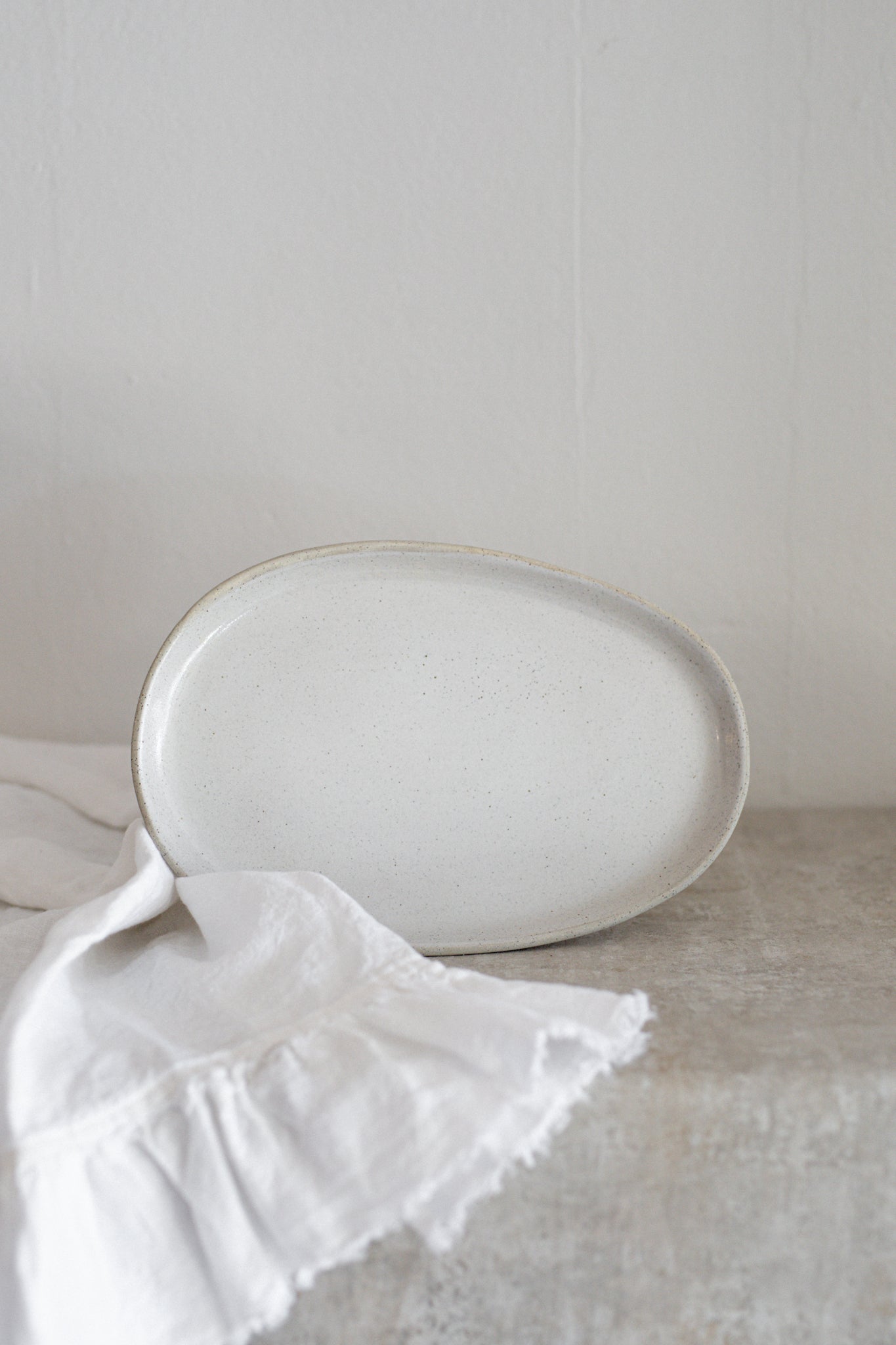 Oval Pebble Tray in Large