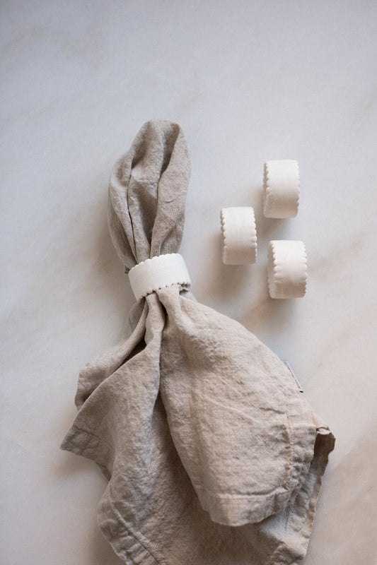 Ceramic Napkin Rings w. Scallop edge