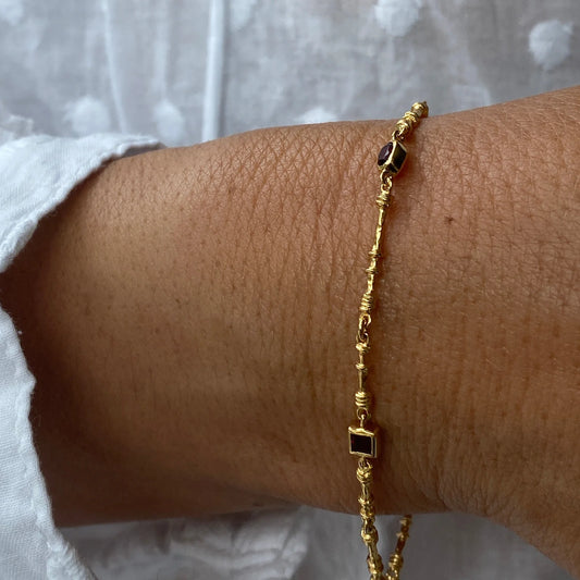 The Cadre Bracelet | Garnet