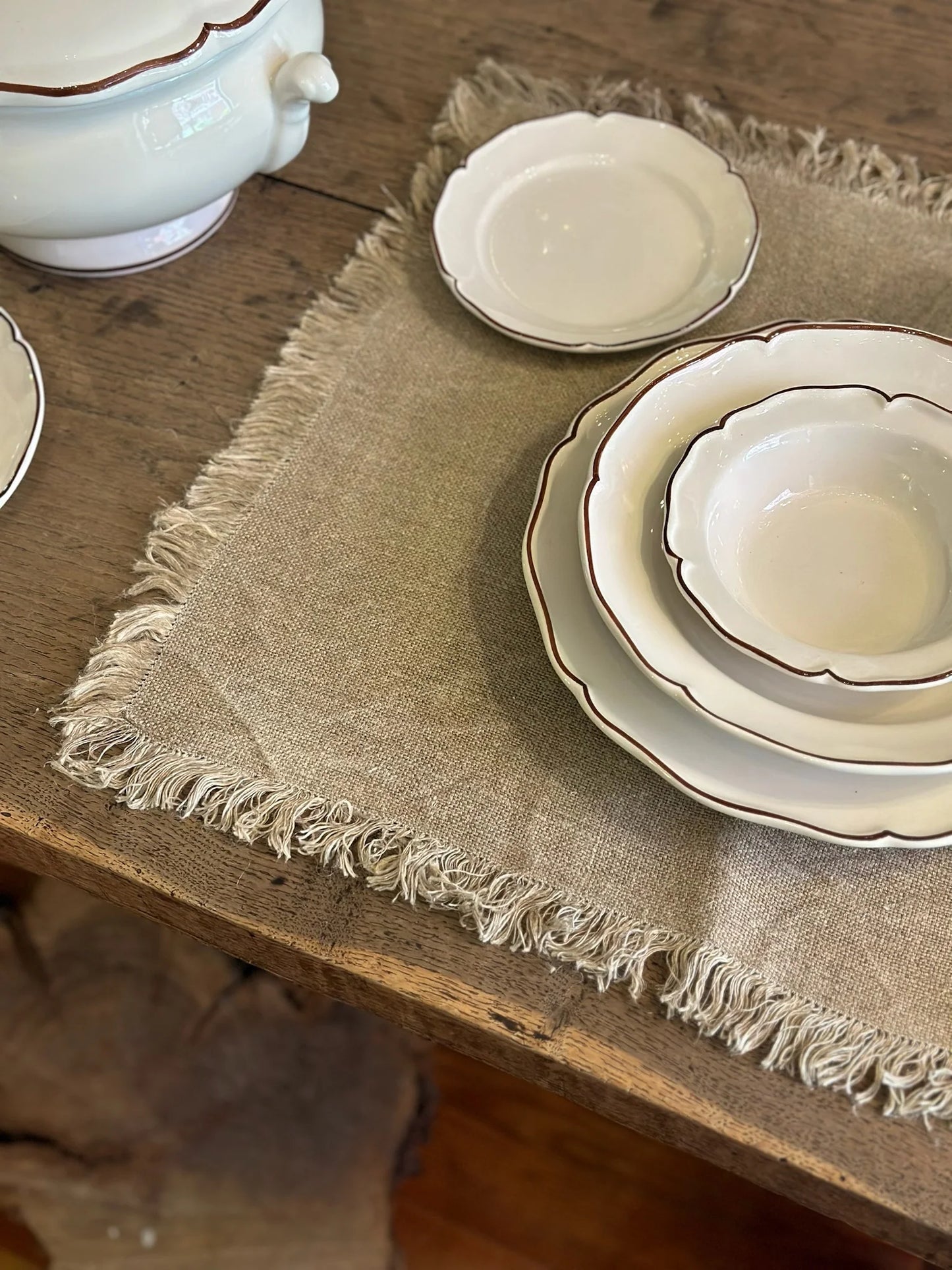 Italian Linen Heirloom Placemat w. Fringe