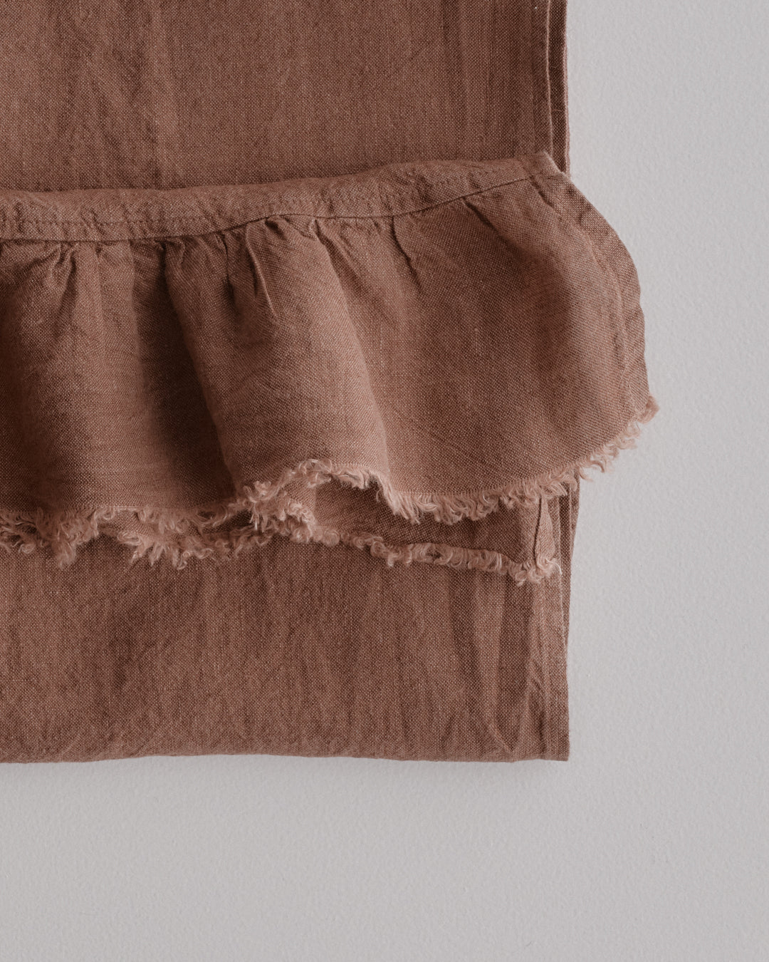 Linen Ruffle Guest Towel | 'Moro'