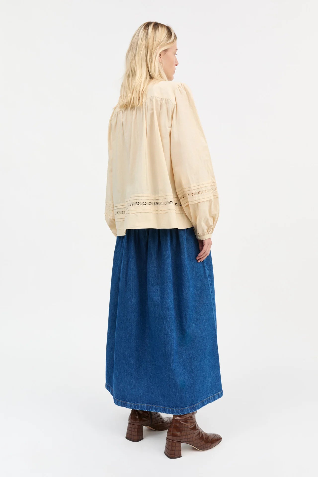 The Leaf Shirt in Antique Beige
