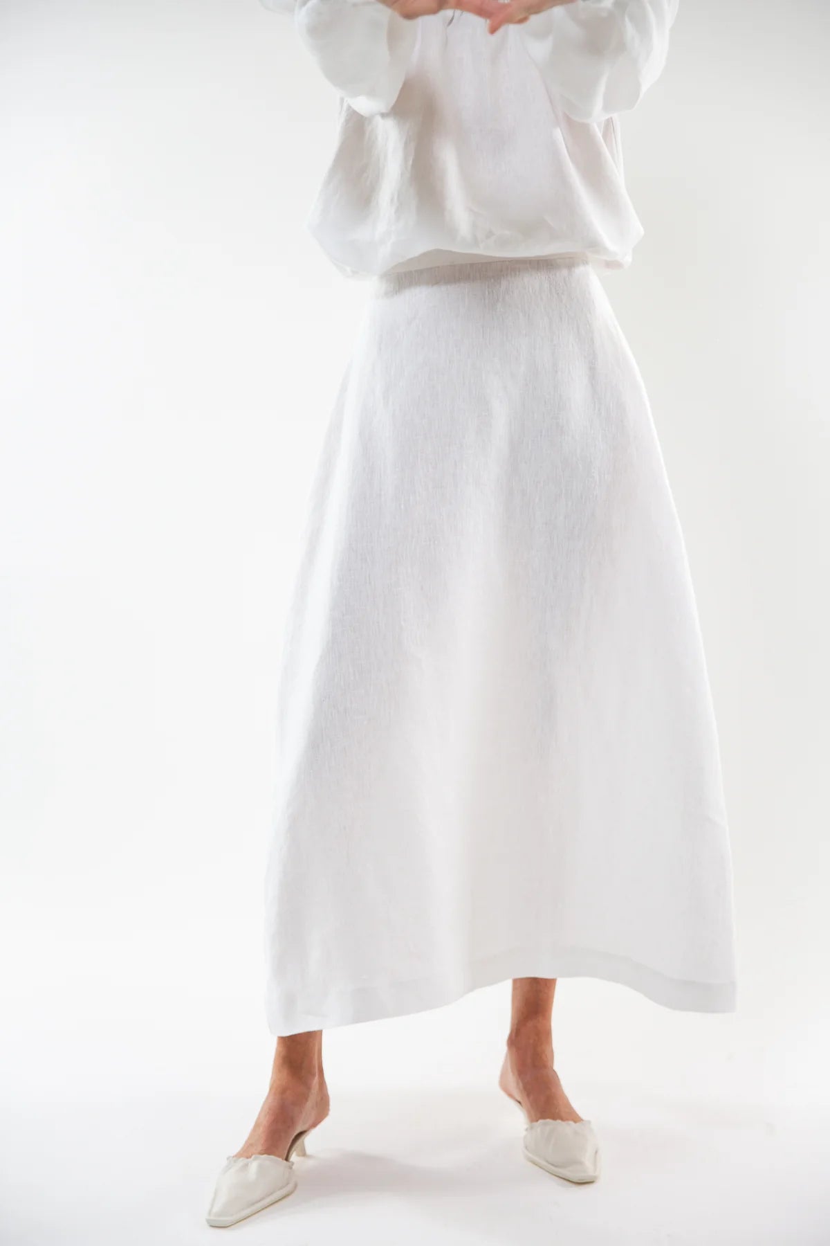 The Lyla Skirt in White Linen