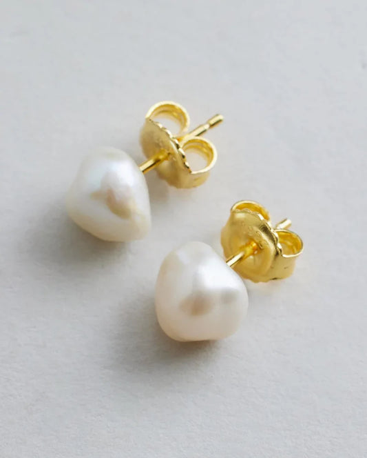 The Pearl Keshi Studs in Gold