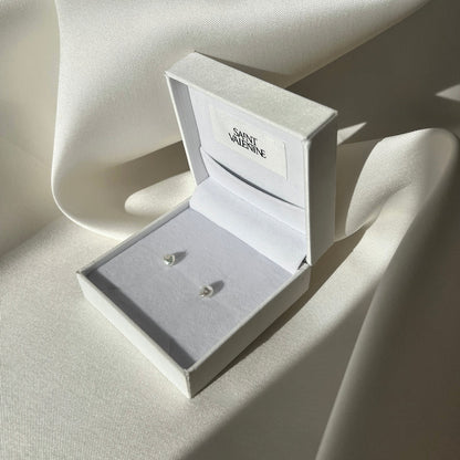 The Pearl Keshi Studs in Gold