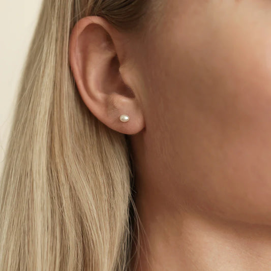Mini Pearl Studs in Gold