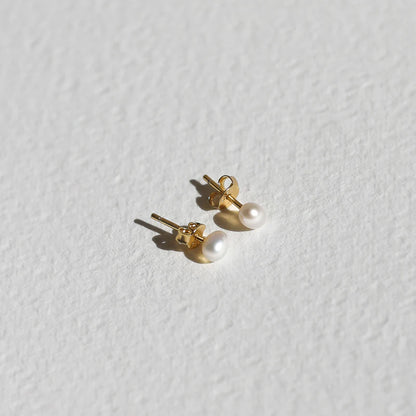 Mini Pearl Studs in Gold