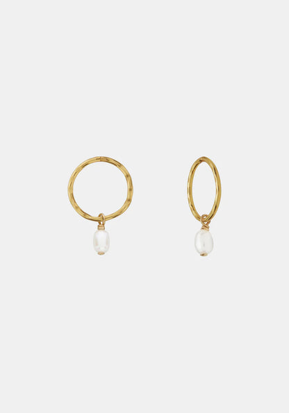 The Mini Pearl Hoops in Gold