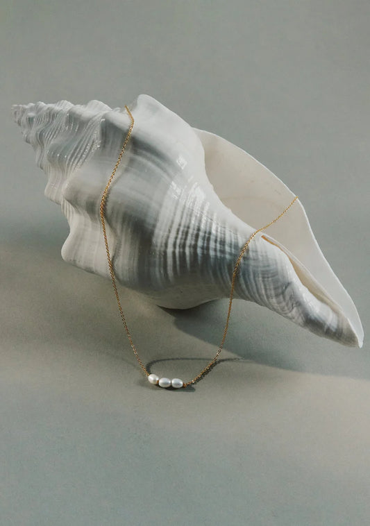 The Mini Pearl Necklace in Gold
