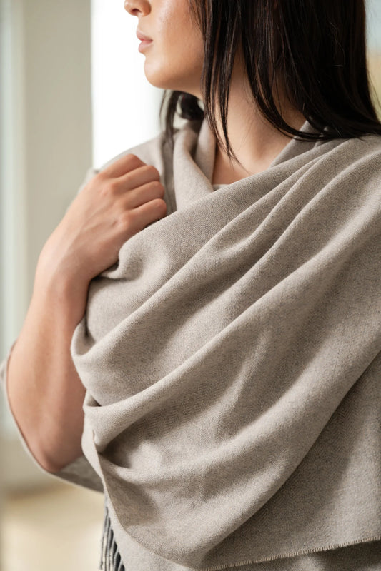 Luxury Cashmere Wrap in Dove