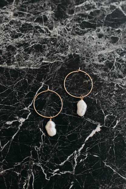 'Dot' Pearl Earrings | Peggy & Twig