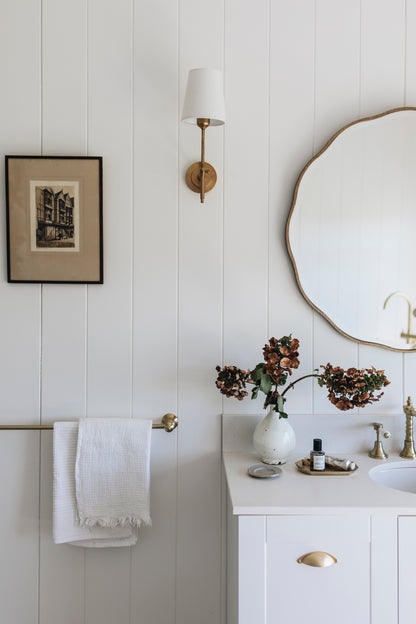 The Round Scallop Mirror in Gold