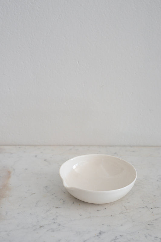 Ceramic Pouring Bowl in White