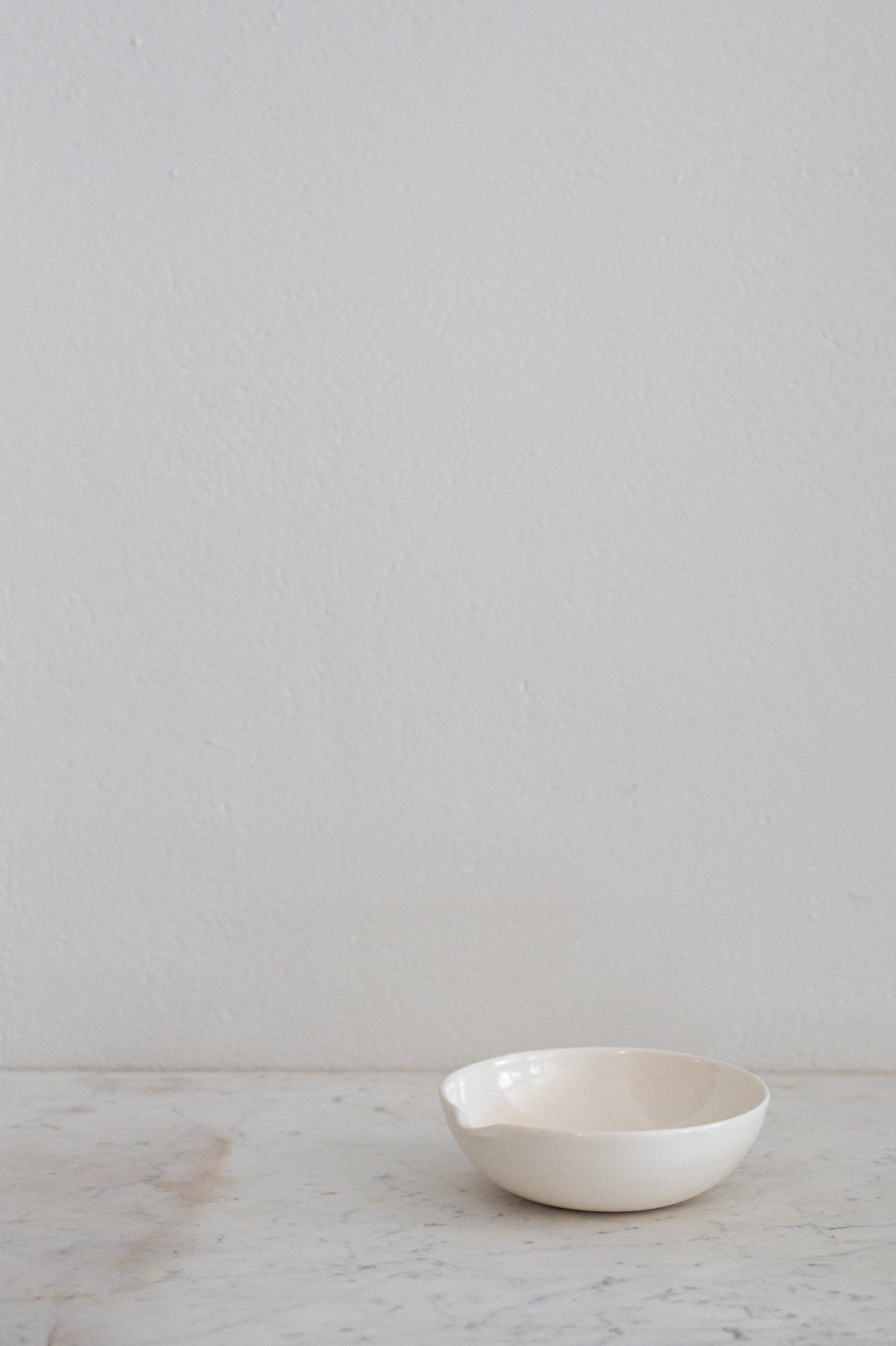 Ceramic Pouring Bowl in White