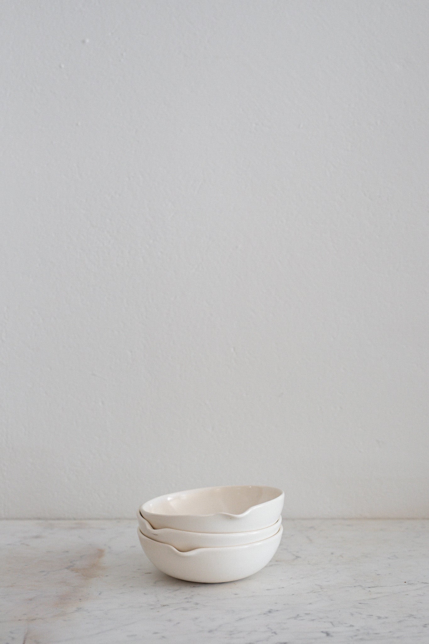 Ceramic Pouring Bowl in White